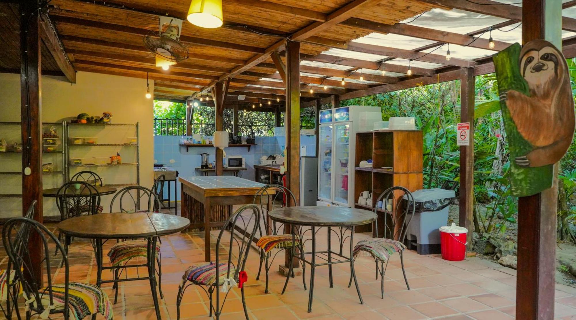 El Clan Hostel Puerto Viejo de Talamanca Dış mekan fotoğraf