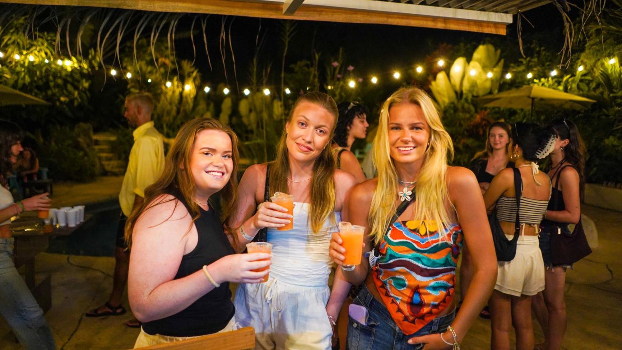 El Clan Hostel Puerto Viejo de Talamanca Dış mekan fotoğraf