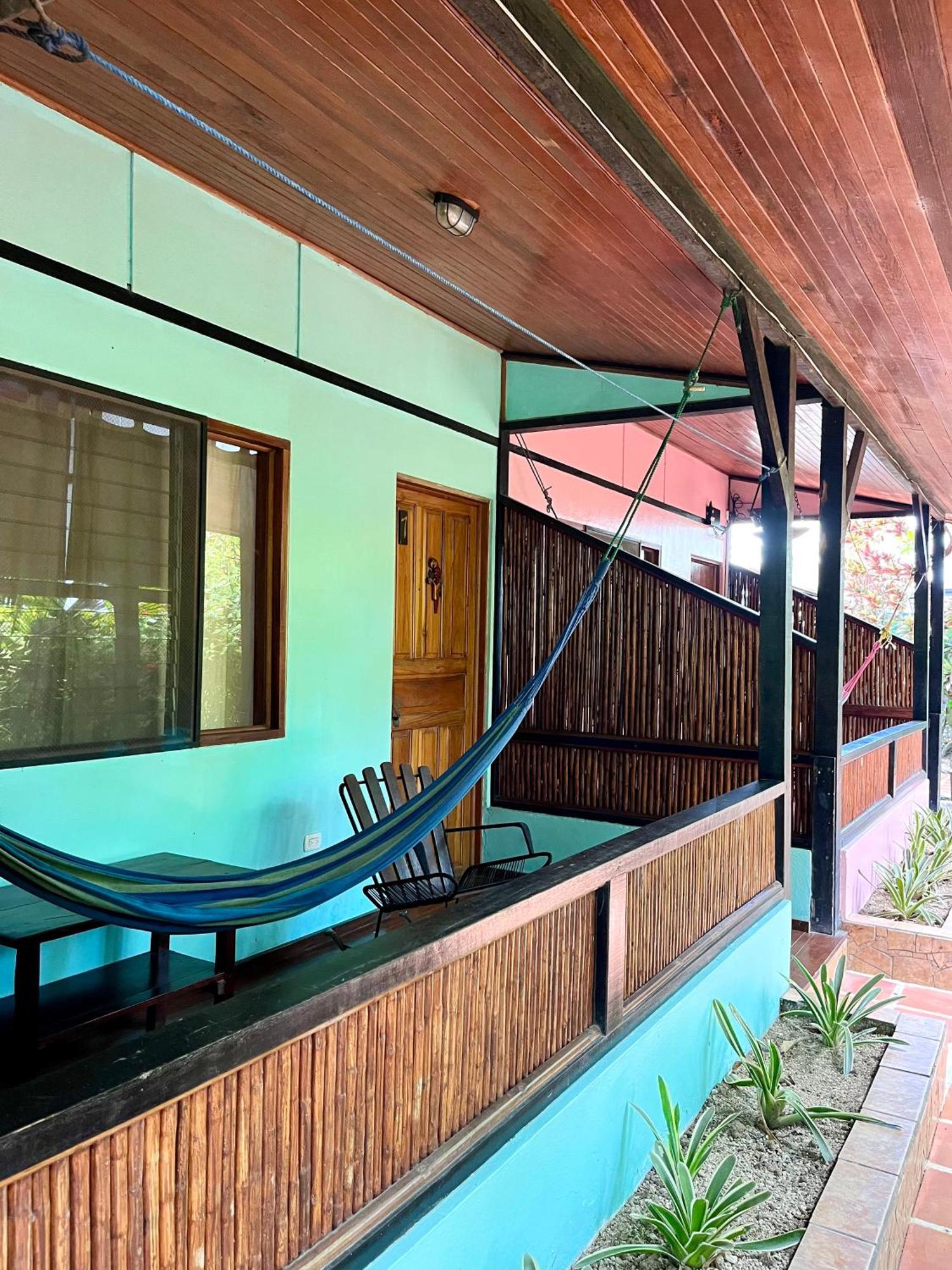 El Clan Hostel Puerto Viejo de Talamanca Dış mekan fotoğraf